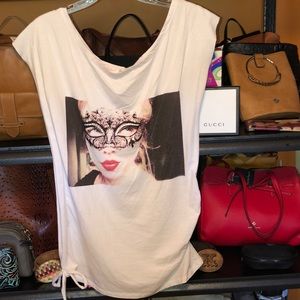 Beautiful T-shirt with stones